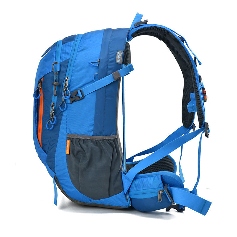 Large Capacity Outdoor Mountaineering Hiking Sports And Leisure Backpack - Image 4